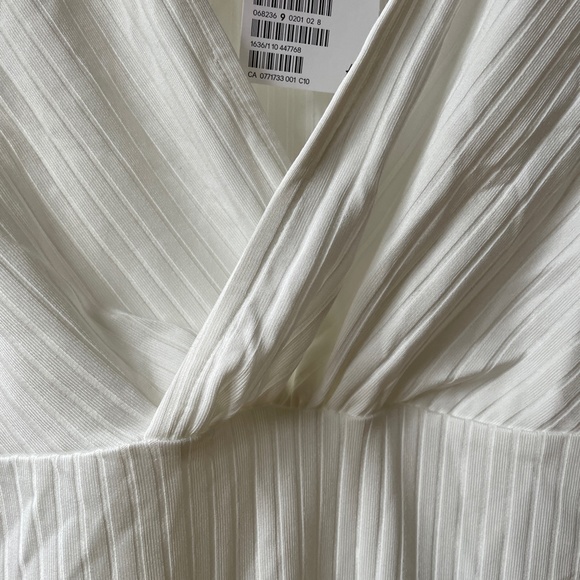 Stretchy V-neck Bodysuit - White - Picture 3 of 7